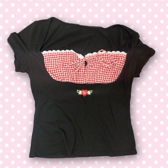 Tops - Gingham milkmaid top🍒🤍